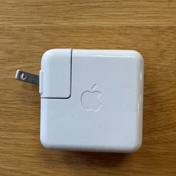 Apple Power Supplies: iPod USB Power Adapter, Model A1102, OEM, Circa 2005 - Picture 7 of 12